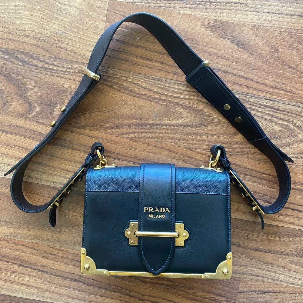 Prada cashier leather bag.